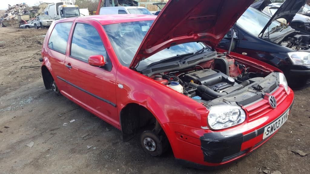 Volkswagen Golf 4 2003 - фото №1