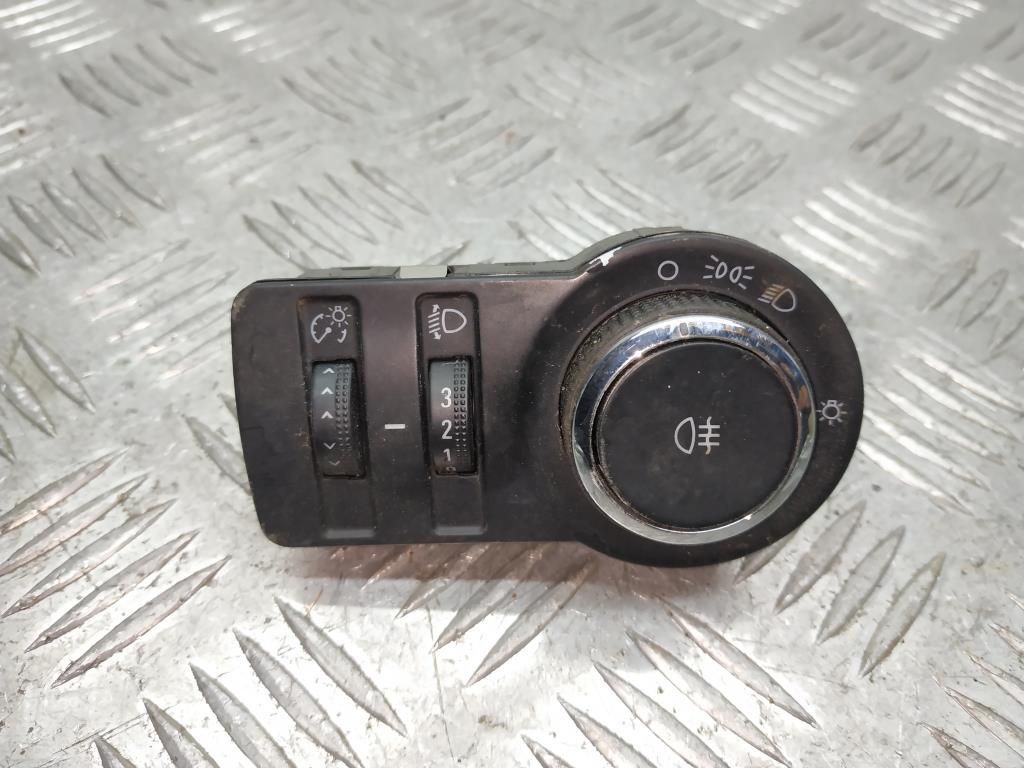 переключатель света Opel Astra J 2011, 1.3 л., CDTi, A 13 DTE, дизель, 5МКПП, белый, универсал, передний привод, правый руль, 13268697