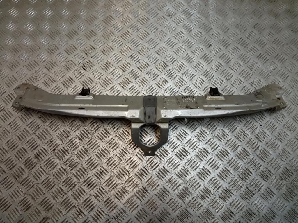 рамка капота Mercedes-Benz C-Класс W202/S202 W202 1996, 1.8 л., i, M 111.920, бензин, АКПП, серебро, седан, задний привод, правый руль, A2026201072 - фото №1