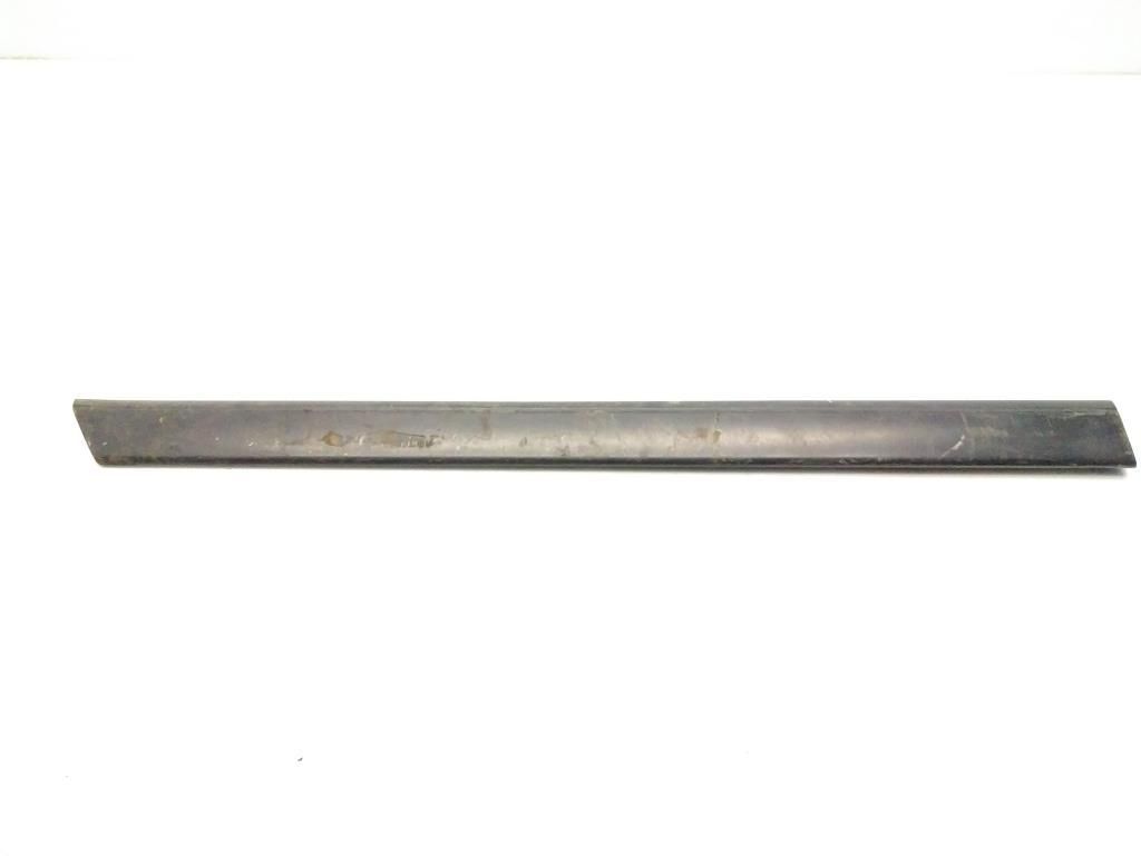молдинг (накладка кузовная) Mercedes-Benz C-Класс W202/S202 W202 1994, 1.8 л., i, M 111.920, бензин, 5МКПП, красный, седан, задний привод, правый руль, 2026900662 - фото №1
