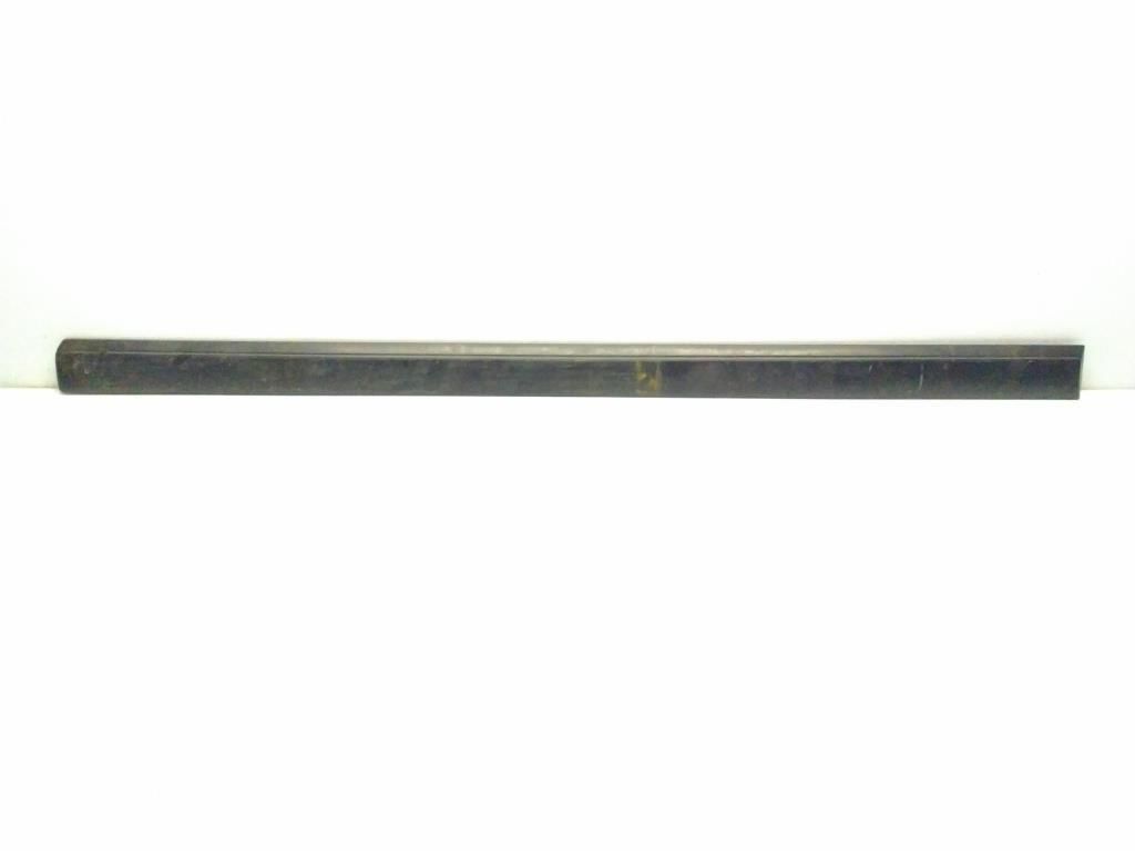 молдинг (накладка кузовная) Mercedes-Benz C-Класс W202/S202 W202 1994, 1.8 л., i, M 111.920, бензин, 5МКПП, красный, седан, задний привод, правый руль, 2026900462 - фото №1