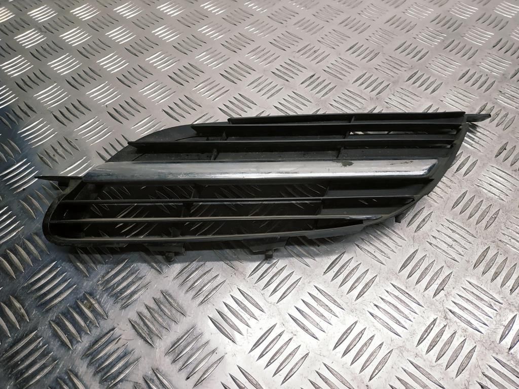 решетка радиатора Nissan Almera Tino V10 [рестайлинг] V10 2004, 1.8 л., i, QG18DE, бензин, 5МКПП, techno grey / ky5, минивэн, передний привод, правый руль, 62330BU00, 62332BU000