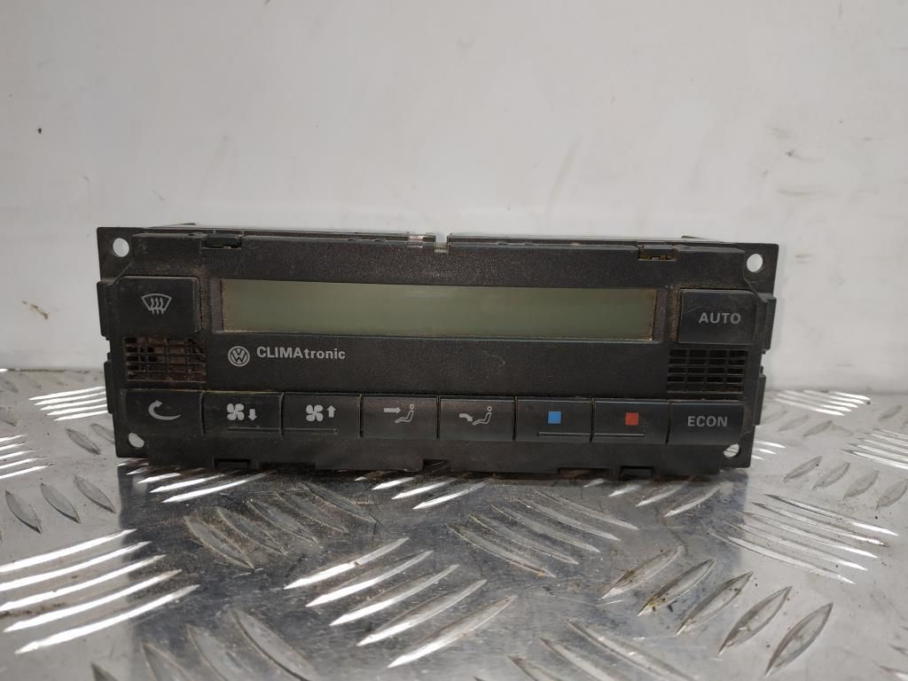 блок управления печки / климат-контроля Volkswagen Golf 4 поколение 2002, 1.9 л., TDi PD, ASZ, дизель, 6МКПП, т-синий, хетчбэк 5 дв., передний привод, правый руль
