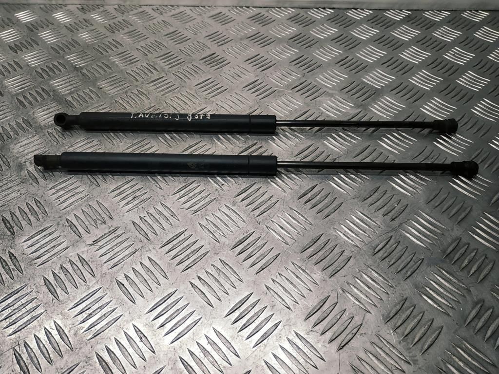 амортизатор крышки багажника (3-5 двери) Toyota Avensis 2 поколение (T250) 2005, 2.2 л., D-4D, 2AD-FTV, дизель, 6МКПП, серый, универсал, передний привод, правый руль, 68960-09240, 68950-09310