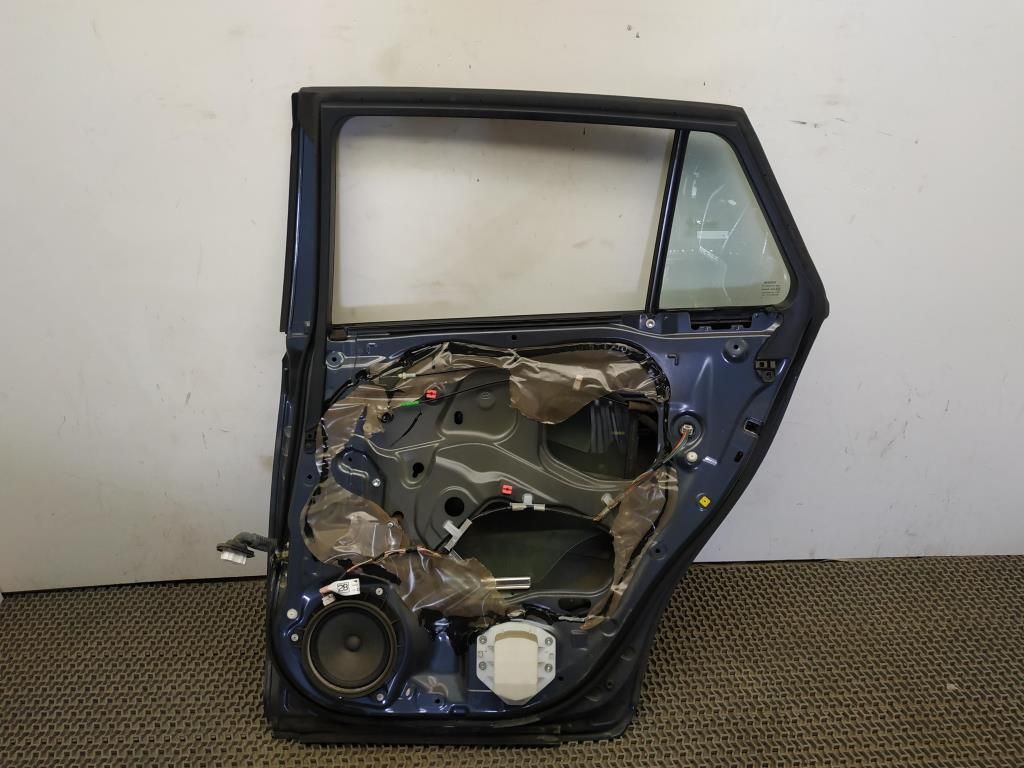 стеклоподъемник задний правый Toyota Avensis 3 поколение (T270) 2010, 2.0 л., D-4D, 1AD-FTV, дизель, 6МКПП, серый, универсал, передний привод, правый руль, 69830-02210