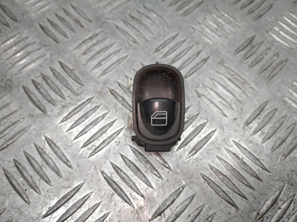 кнопка стеклоподъемника двери Mercedes-Benz C-Класс W203/S203/CL203 [рестайлинг] 2005, 2.0 л., Kompr, M 111.955, бензин, 6МКПП, серебро, седан, задний привод, правый руль, A2038200210