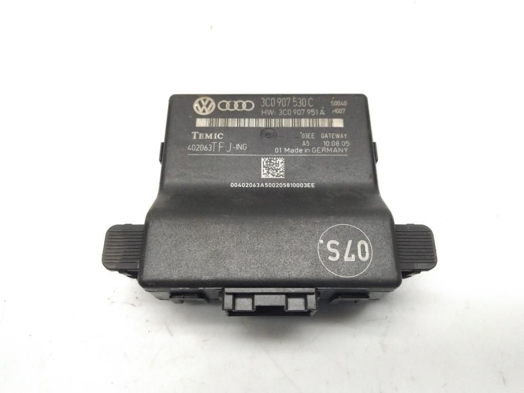диагностический интерфейс Volkswagen Passat B6 2006, 2.0 л., TDi, BKP, дизель, 6МКПП, deepblack / lc9x, седан, передний привод, правый руль, 3C0907530C, 3C0907951A - фото №1