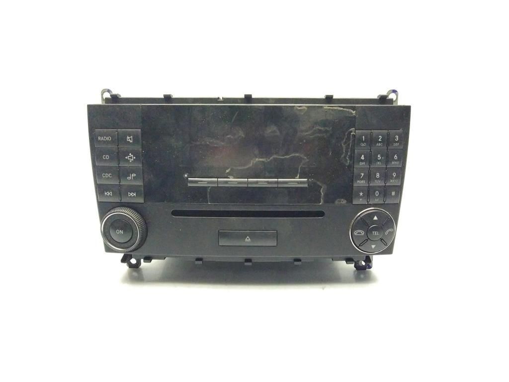 магнитола Mercedes-Benz CLK-Класс C209/A209 [рестайлинг] C209 2005, 2.2 л., CDi, OM 646.966, дизель, 6МКПП, obsidianschwarz / 197, купе, задний привод, правый руль, A2098700989, A2098700289, A2098706589