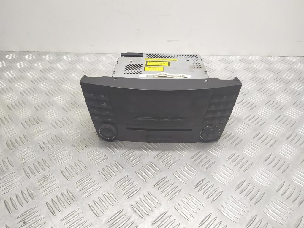 магнитола Mercedes-Benz E-Класс W211/S211 2003, 2.2 л., CDi, дизель, АКПП, brillantsilber / 744, седан, задний привод, правый руль, A2118209889