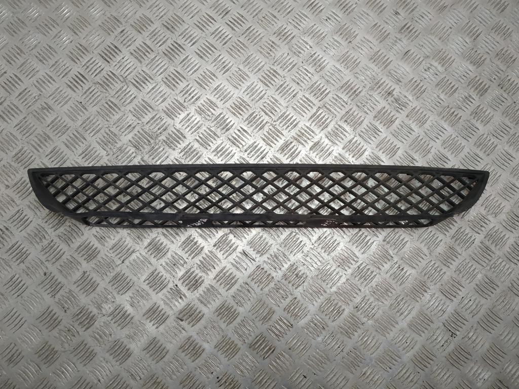 заглушка (решетка) в бампер Mercedes-Benz Sprinter 2 поколение (W906) 2007, 2.1 л., CDi, OM 646.985, дизель, 6МКПП, arktikweiss / 9147, микроавтобус, задний привод, правый руль, A9068850053