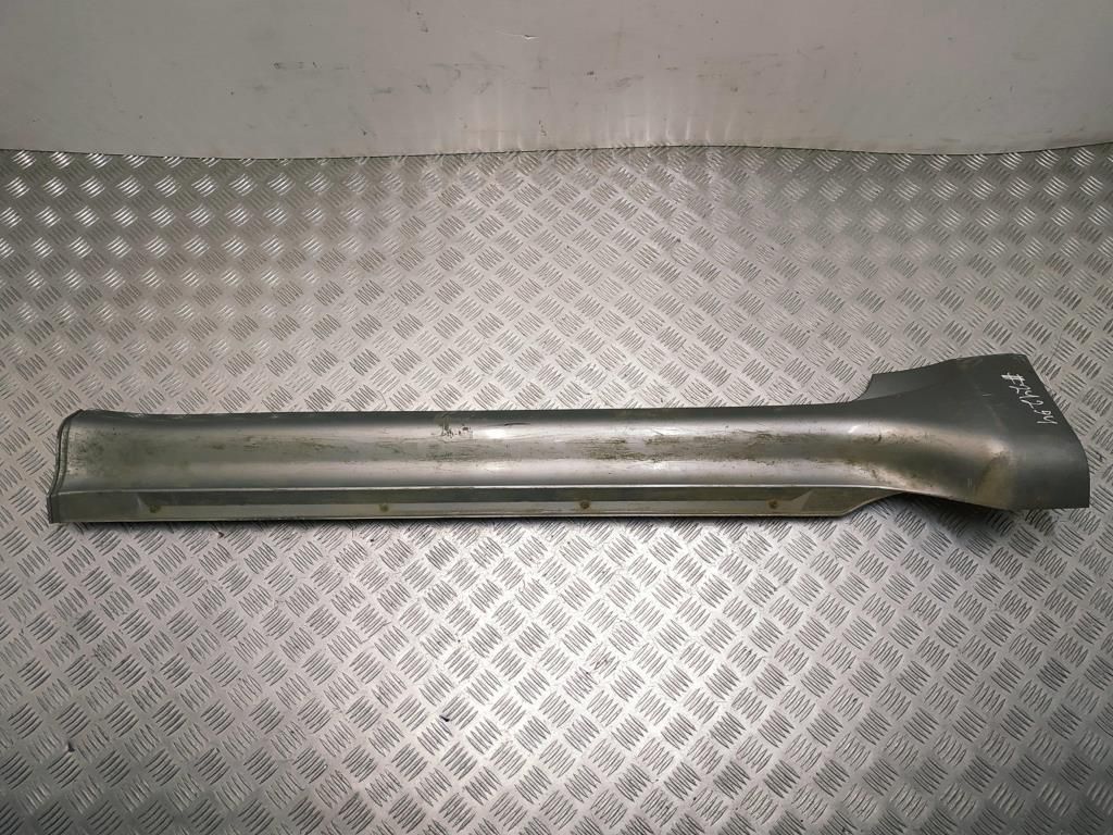 накладка на порог Mitsubishi Pajero 3 поколение V60 2001, 2.5 л., TD, 4D56 TD, дизель, 5МКПП, azur / ta6c, внедорожник 3 дв., полный привод, правый руль, MR478765