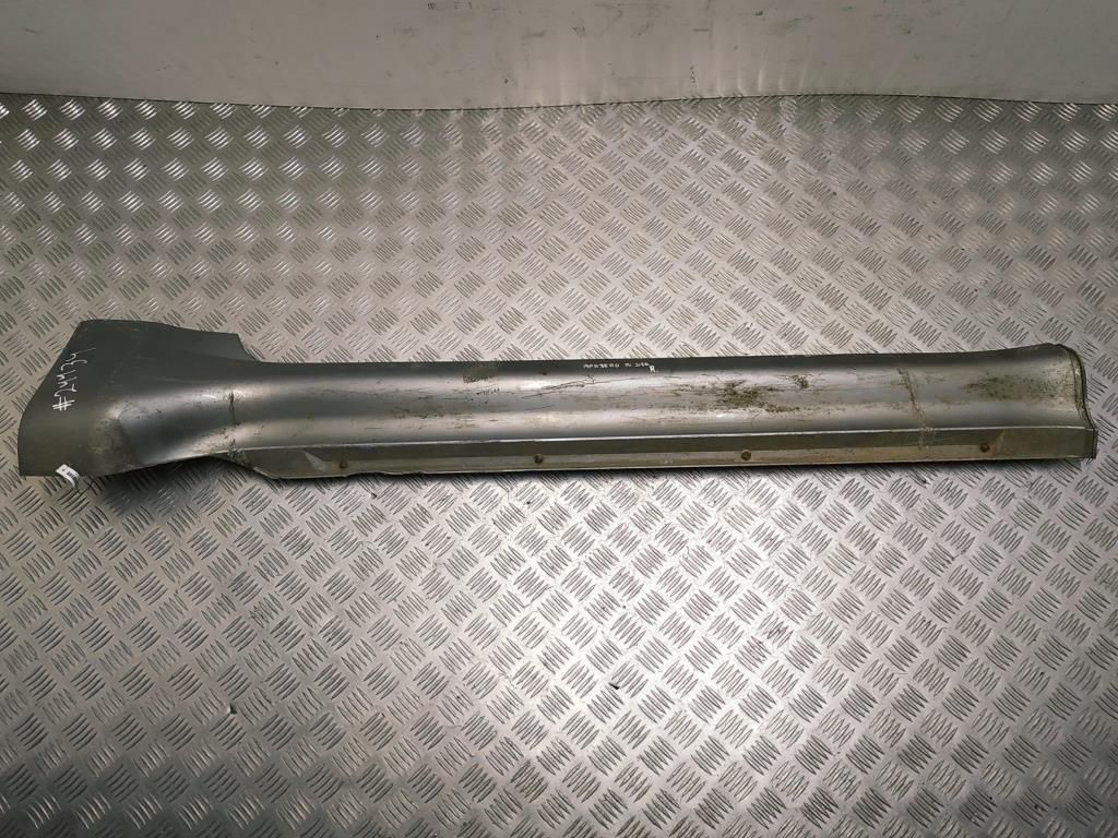 накладка на порог Mitsubishi Pajero 3 поколение V60 2001, 2.5 л., TD, 4D56 TD, дизель, 5МКПП, azur / ta6c, внедорожник 3 дв., полный привод, правый руль, MR478766