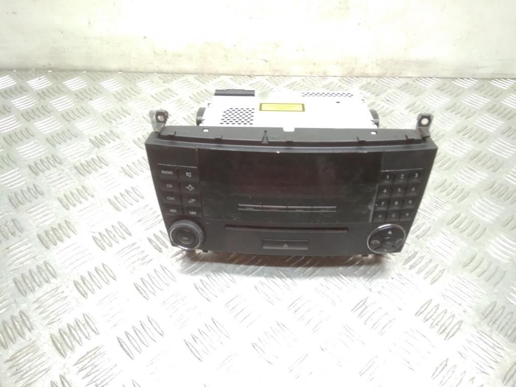 магнитола Mercedes-Benz C-Класс W203/S203/CL203 [рестайлинг] 2004, 2.7 л., CDi, OM 612.962, дизель, 6МКПП, brillantsilber / 744, седан, задний привод, правый руль, A2038273842
