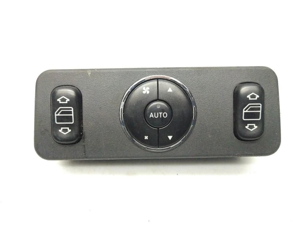 кнопка стеклоподъемника двери Mercedes-Benz M-Класс W163 [рестайлинг] 2003, 2.7 л., CDi, OM 612.963, дизель, АКПП, brillantsilber / 744, внедорожник 5 дв., полный привод, правый руль, A1638200326