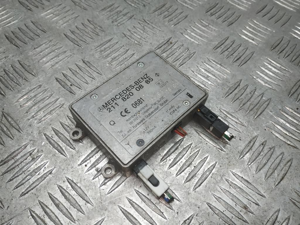 усилитель антенны Mercedes-Benz E-Класс W211/S211 S211 2005, 3.0 л., CDi, OM 642.920, дизель, АКПП, obsidianschwarz / 197, универсал, задний привод, правый руль, 2118200885