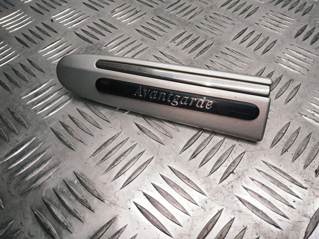 молдинг переднего левого крыла Mercedes-Benz E-Класс W211/S211 [рестайлинг] 2006, 3.0 л., i, M 272.943, бензин, АКПП, серебро, 775u, седан, задний привод, правый руль, A2116902762