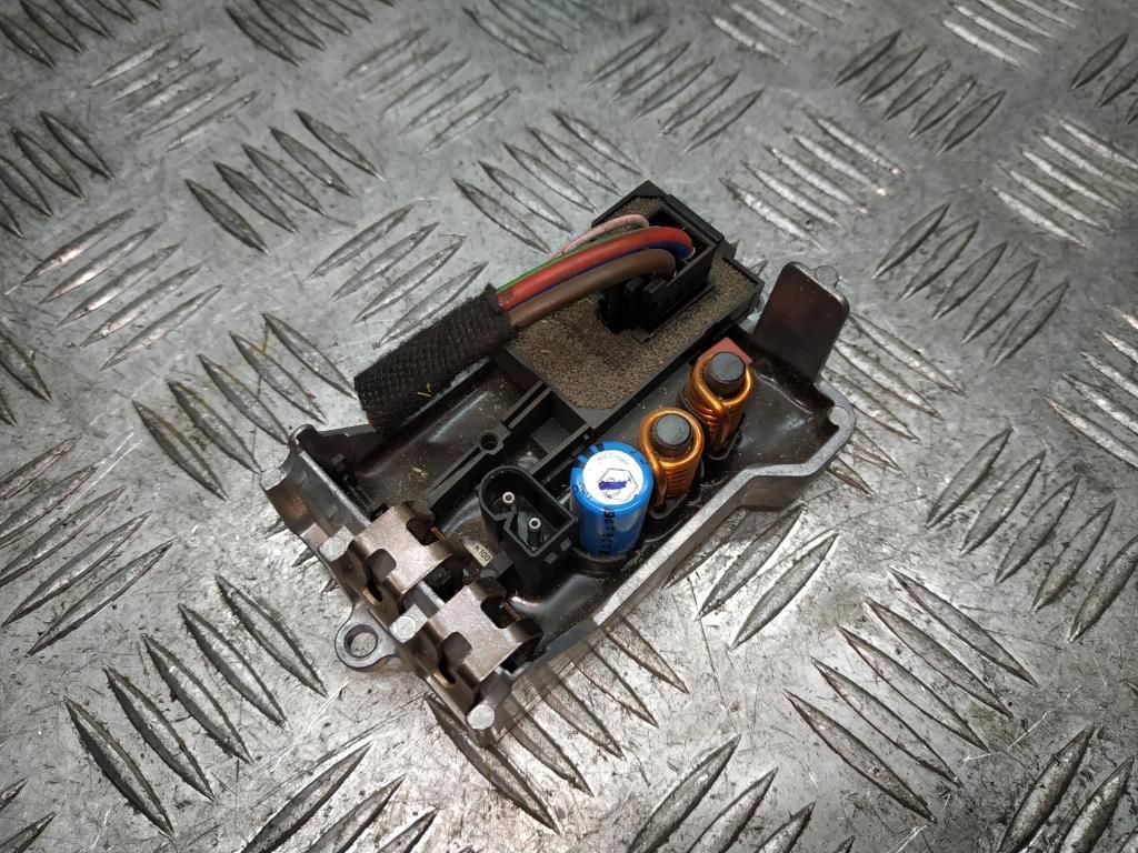 сопротивление печки Mercedes-Benz E-Класс W211/S211 [рестайлинг] 2006, 3.0 л., i, M 272.943, бензин, АКПП, серебро, 775u, седан, задний привод, правый руль, A2308216451, A2308216351