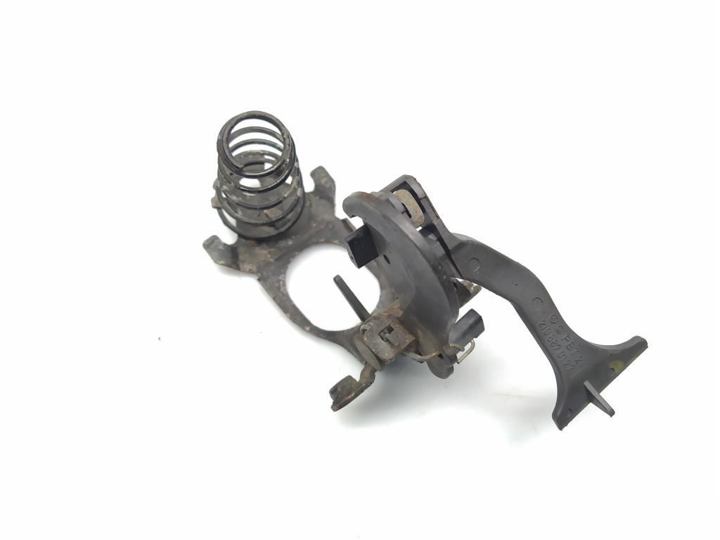 замок капота Mercedes-Benz E-Класс W210/S210 1998, 3.0 л., TD, OM 606.962, дизель, АКПП, зелёный, 257u, седан, задний привод, правый руль, A2108800360 - фото №1
