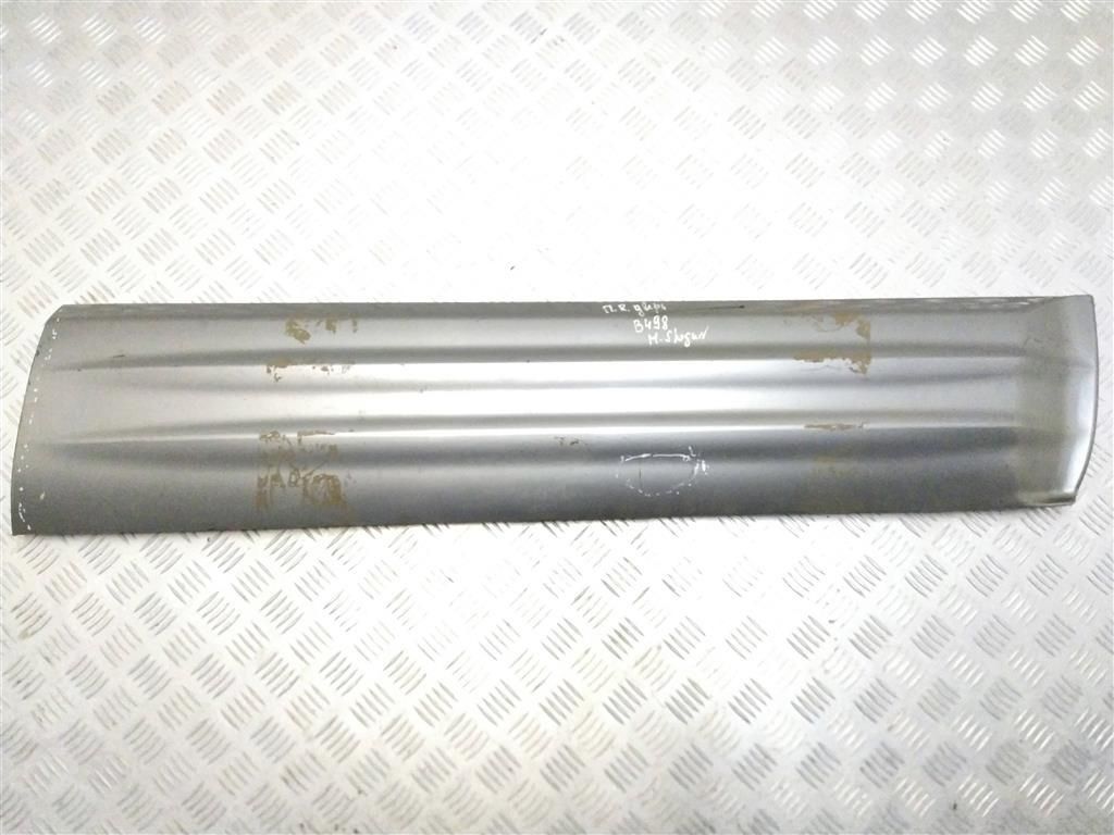 молдинг двери передней правой Mitsubishi Pajero 3 поколение V70 2001, 3.2 л., DiD, 4M41, дизель, 5МКПП, amaranth purple / v23, внедорожник 5 дв., полный привод, правый руль, MR47858