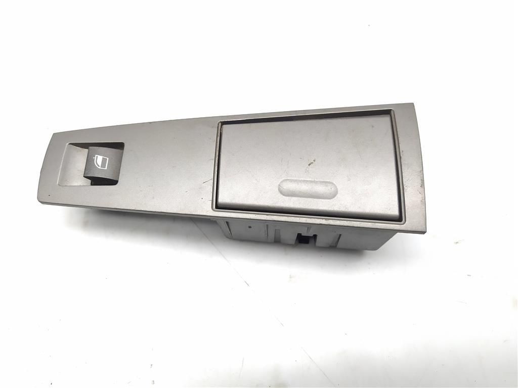кнопка стеклоподъемника двери BMW 7 серия E65/E66/E67 E65 2002, 3.6 л., i, N62 B36 A, бензин, АКПП, sterlinggrau / 472, седан, задний привод, правый руль, 8379597