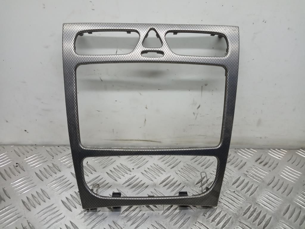 накладка декоративная Mercedes-Benz C-Класс W203/S203/CL203 S203 2002, 2.2 л., CDi, OM 611.962, дизель, АКПП, черный, универсал, задний привод, правый руль, A2036802439