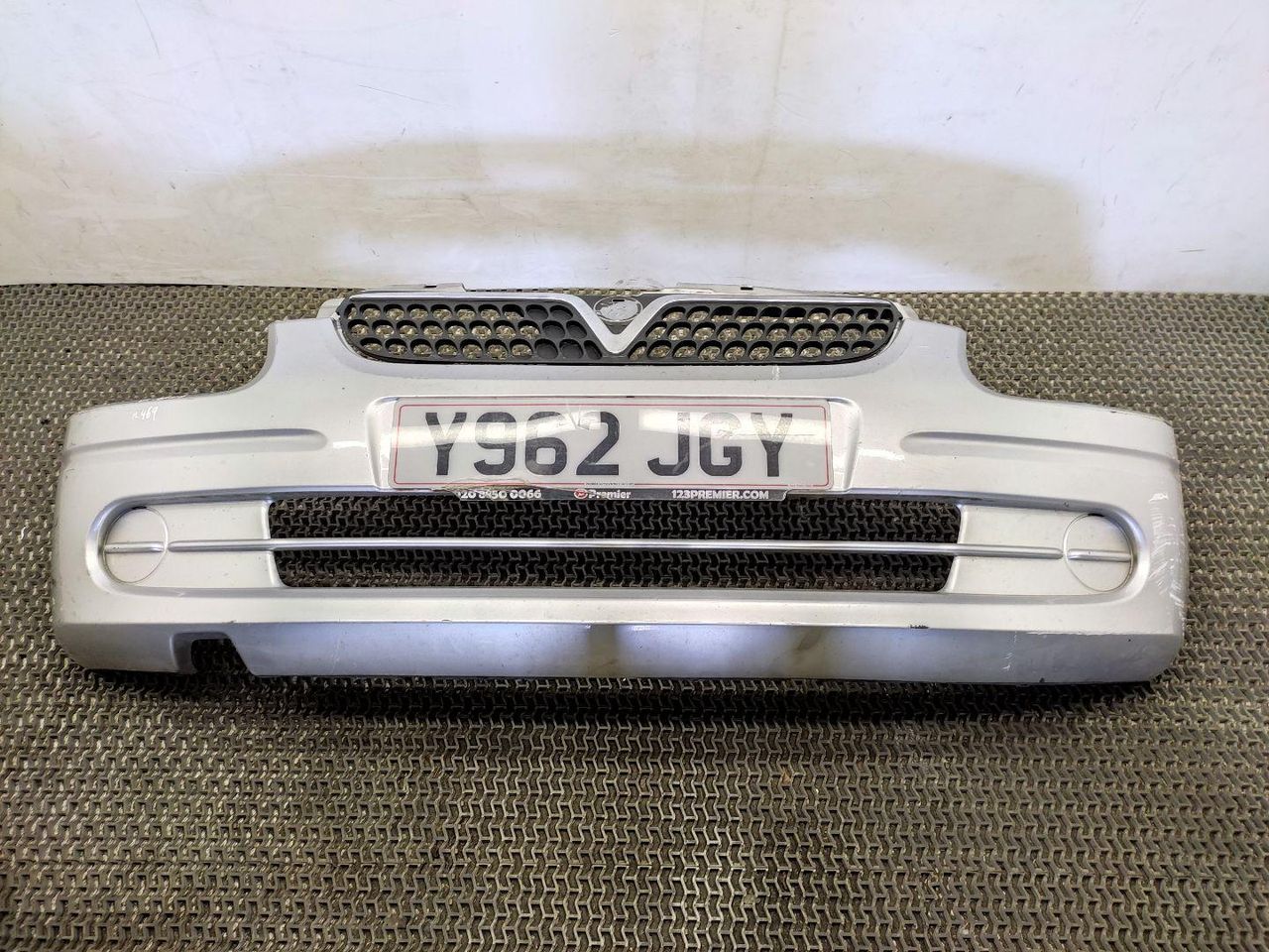 бампер передний Opel Agila 1 поколение (A) 2001, 1.2 л., i, Z 12 XE, бензин, 5МКПП, серебро, хетчбэк 5 дв., передний привод, правый руль, 422495135