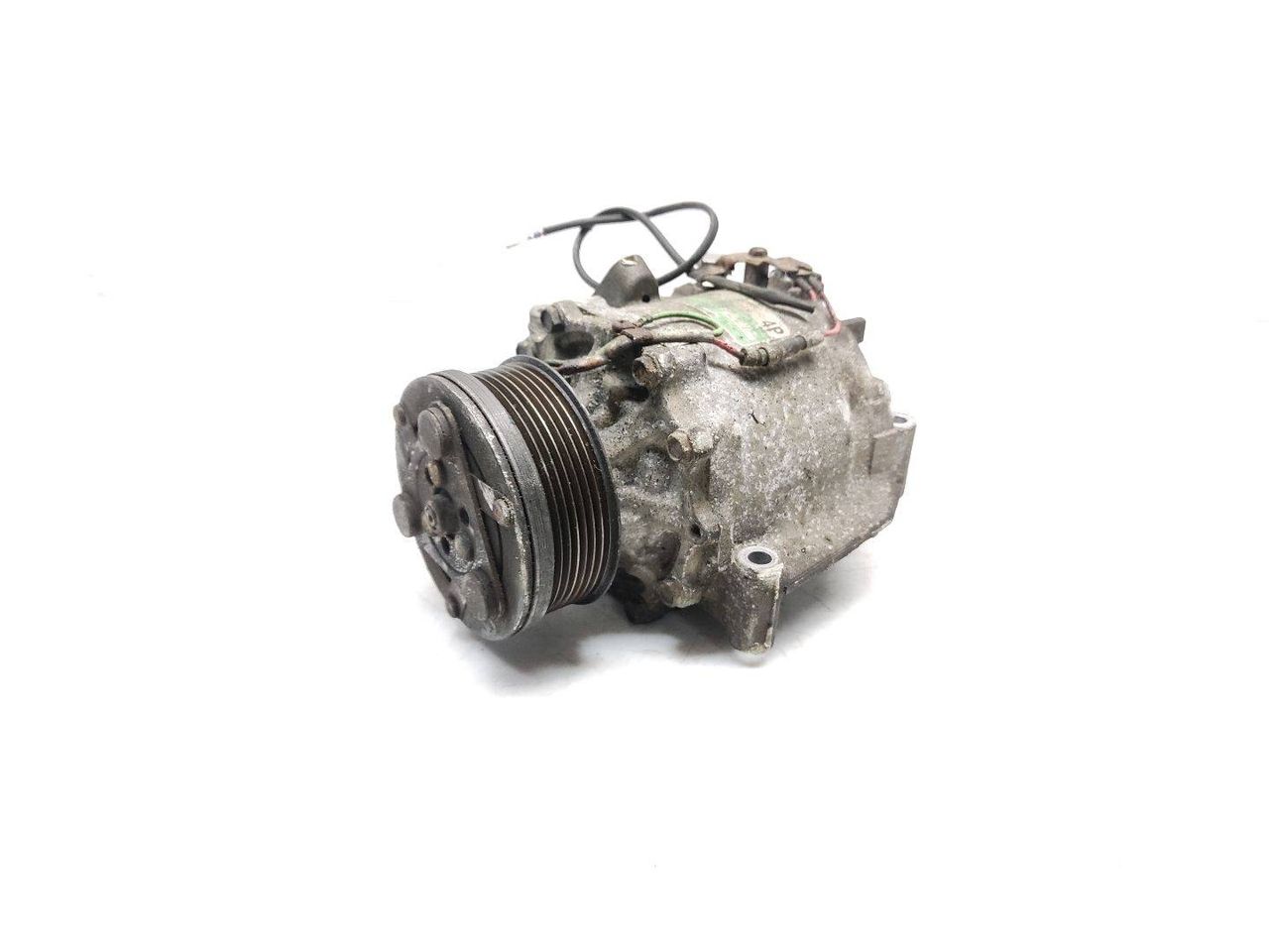 компрессор кондиционера Honda Civic 8 поколение FK2 2006, 1.8 л., i-VTEC, R18A2, бензин, 6МКПП, серебро, хетчбэк 5 дв., передний привод, правый руль, 38800-RSA-E010-M2