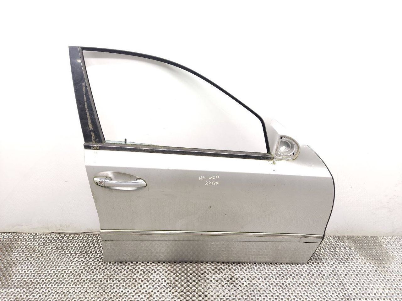 дверь передняя правая Mercedes-Benz E-Класс W211/S211 S211 2005, 2.7 л., CDi, OM 647.961, дизель, АКПП, brillantsilber / 744, универсал, задний привод, правый руль, A2117201405 - фото №1