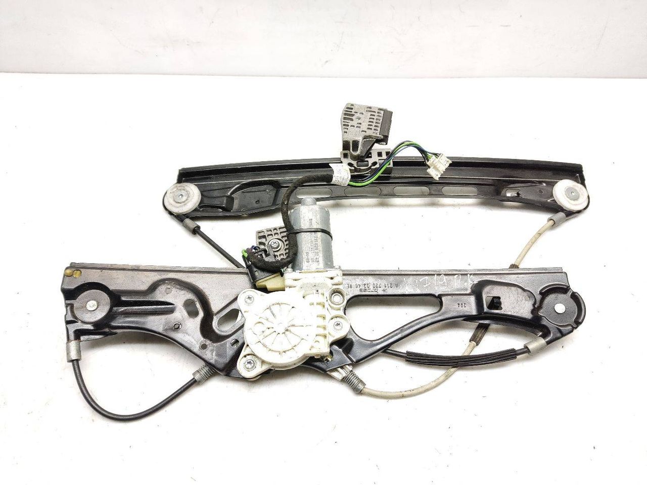 стеклоподъемник передний правый Mercedes-Benz E-Класс W211/S211 2004, 3.2 л., CDi, OM 648.961, дизель, АКПП, сubanitsilber / 723, седан, задний привод, правый руль, A2118203042