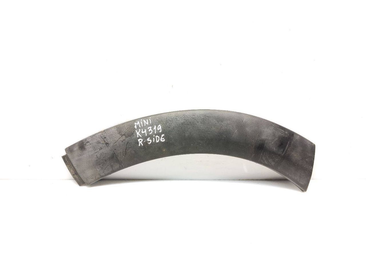 накладка колесной арки Mini Cooper 1 поколение R50 2003, 1.6 л., i, W10 B16 A, бензин, 5МКПП, серебро, хетчбэк 3 дв., передний привод, правый руль, 1505864