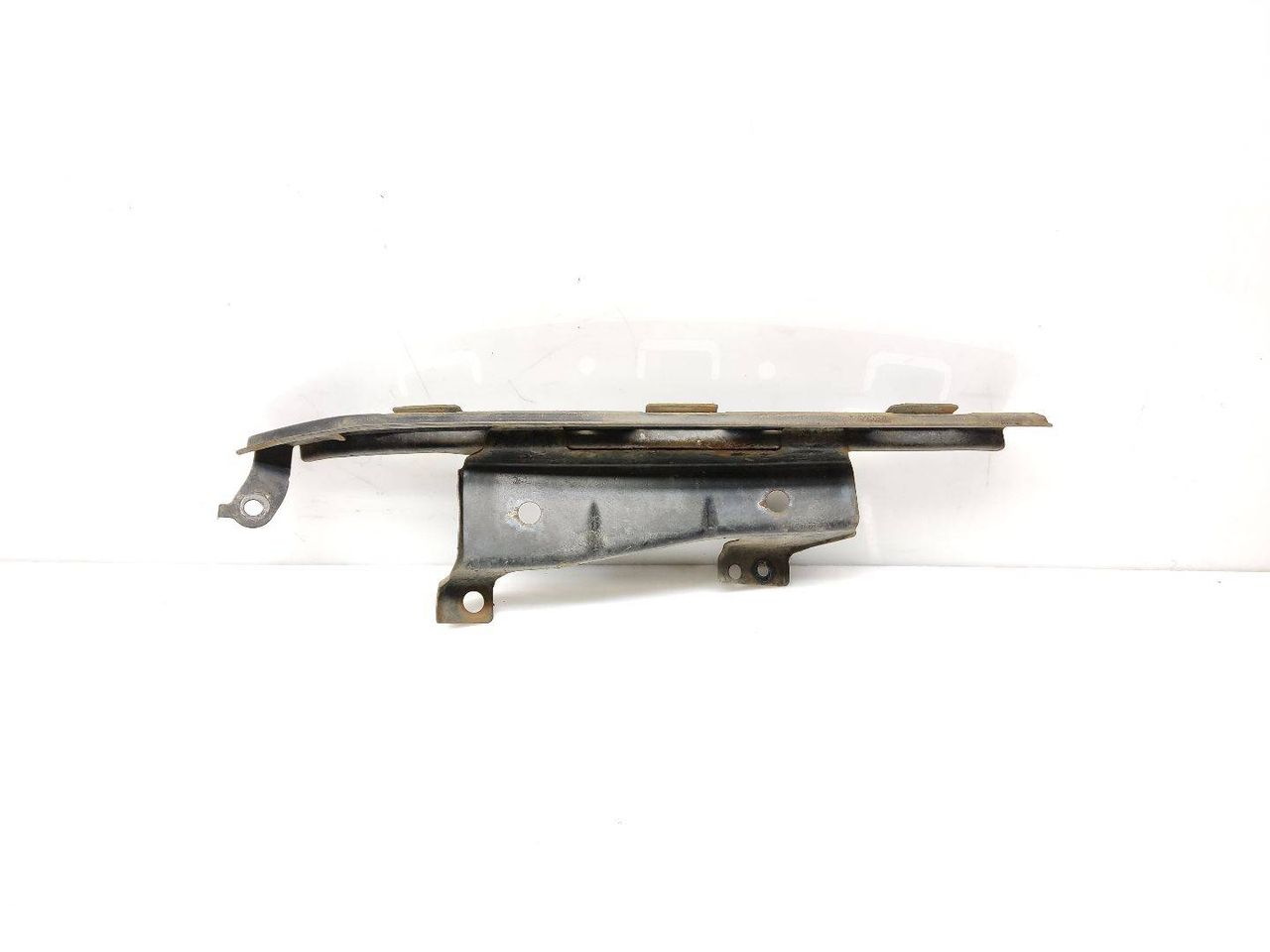 крепление фары правой Mazda BT-50 1 поколение J97M 2008, 2.5 л., TDCi, WLAT (16 V), дизель, 5МКПП, strato blue / 32k, пикап, полный привод, правый руль, UR56-50-150D