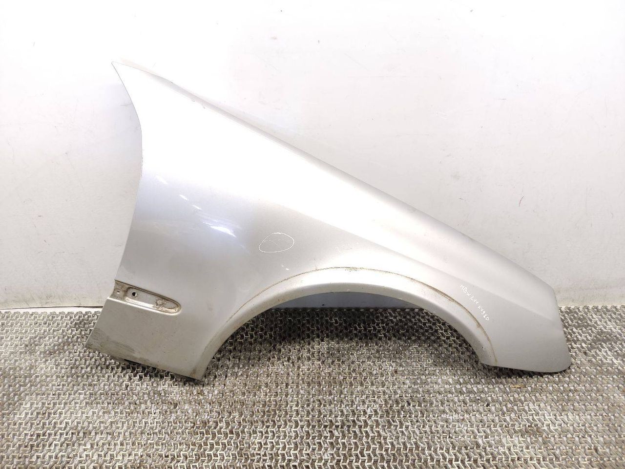 крыло переднее правое Mercedes-Benz E-Класс W211/S211 S211 2005, 2.1 л., CDi, OM 646.961, дизель, АКПП, iridiumsilber / 775, универсал, задний привод, правый руль, A2118800818, A2118801418
