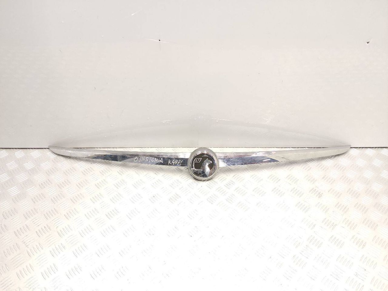 накладка двери (крышки) багажника Opel Insignia 1 поколение (A) 2009, 1.8 л., i, A 18 XER, бензин, 6МКПП, серебро, хетчбэк 5 дв., передний привод, правый руль, 13244389