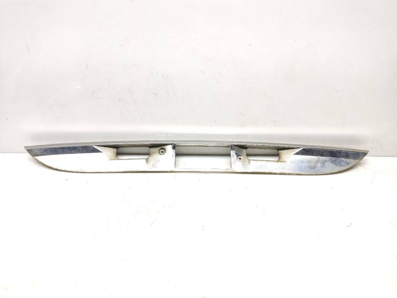 накладка двери (крышки) багажника Mercedes-Benz E-Класс W211/S211 S211 2005, 2.2 л., CDi, дизель, АКПП, iridiumsilber / 775, универсал, задний привод, правый руль, 2117400493 - фото №1