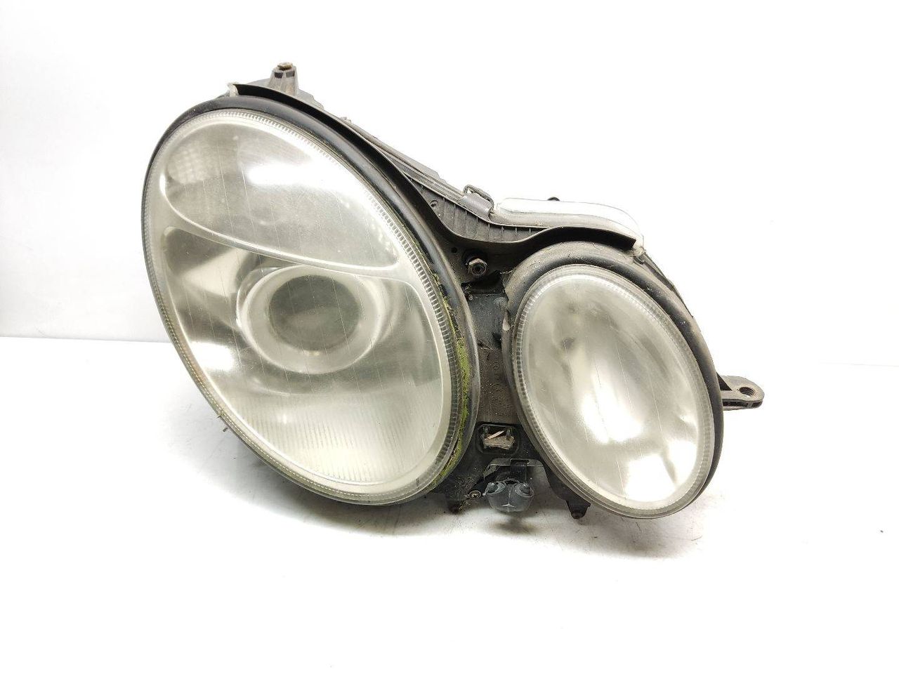 Фара ксенон правая Mercedes-Benz E-Класс W211/S211 2003, 5.0 л., i, M 113.967, бензин, АКПП, brillantsilber / 744, седан, задний привод, правый руль, A2118201661 - фото №1
