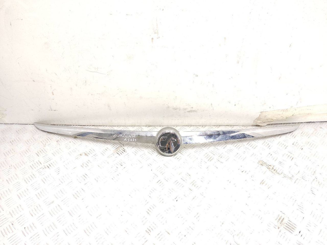 накладка двери (крышки) багажника Opel Insignia 1 поколение (A) 2011, 2.0 л., CDTi, A 20 DTH, дизель, АКПП, серый, хетчбэк 5 дв., передний привод, правый руль, 13244389