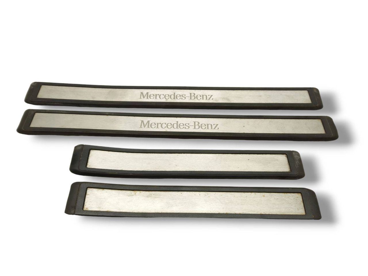 комплект накладок на пороги (внутренние) Mercedes-Benz E-Класс W211/S211 S211 2004, 3.2 л., CDi, OM 648.961, дизель, АКПП, brillantsilber / 744, универсал, задний привод, правый руль, A2116801435, A2116801335, A2116801635, A2116801535