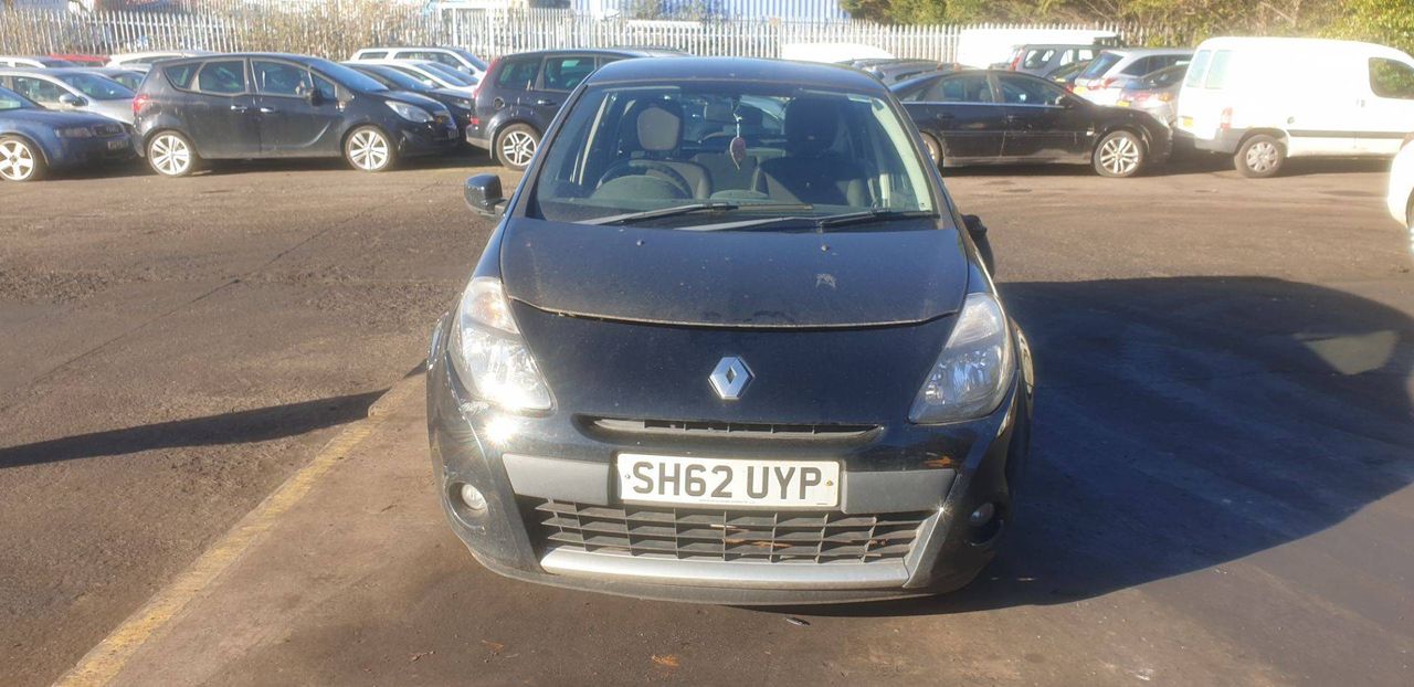 Renault Clio 3 рест. 2012 - фото №1