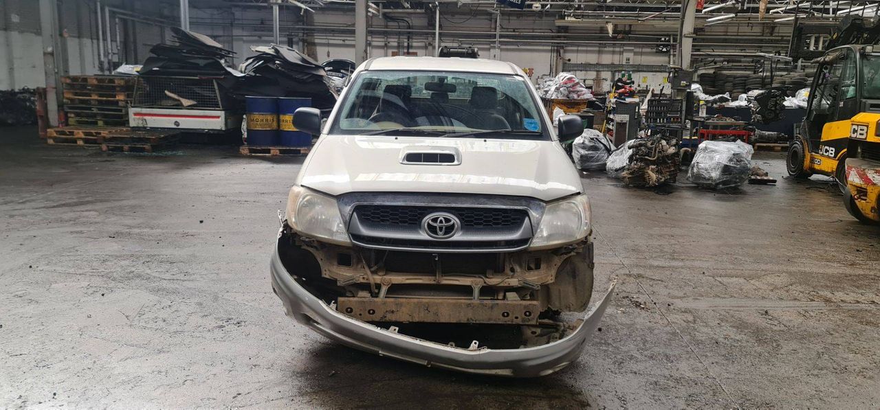Toyota Hilux 7 рест. KUN25 2011 - фото №1