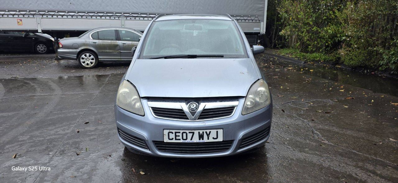Opel Zafira 2 (B) 2007 - фото №1