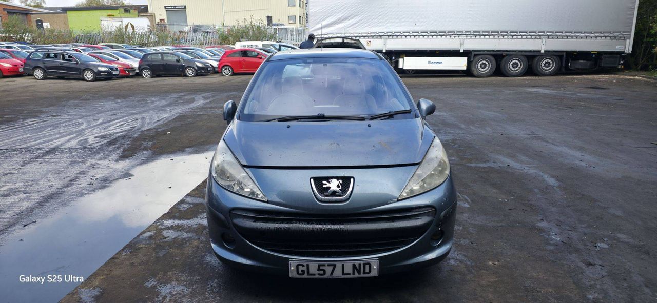 Peugeot 207 2007 - фото №1