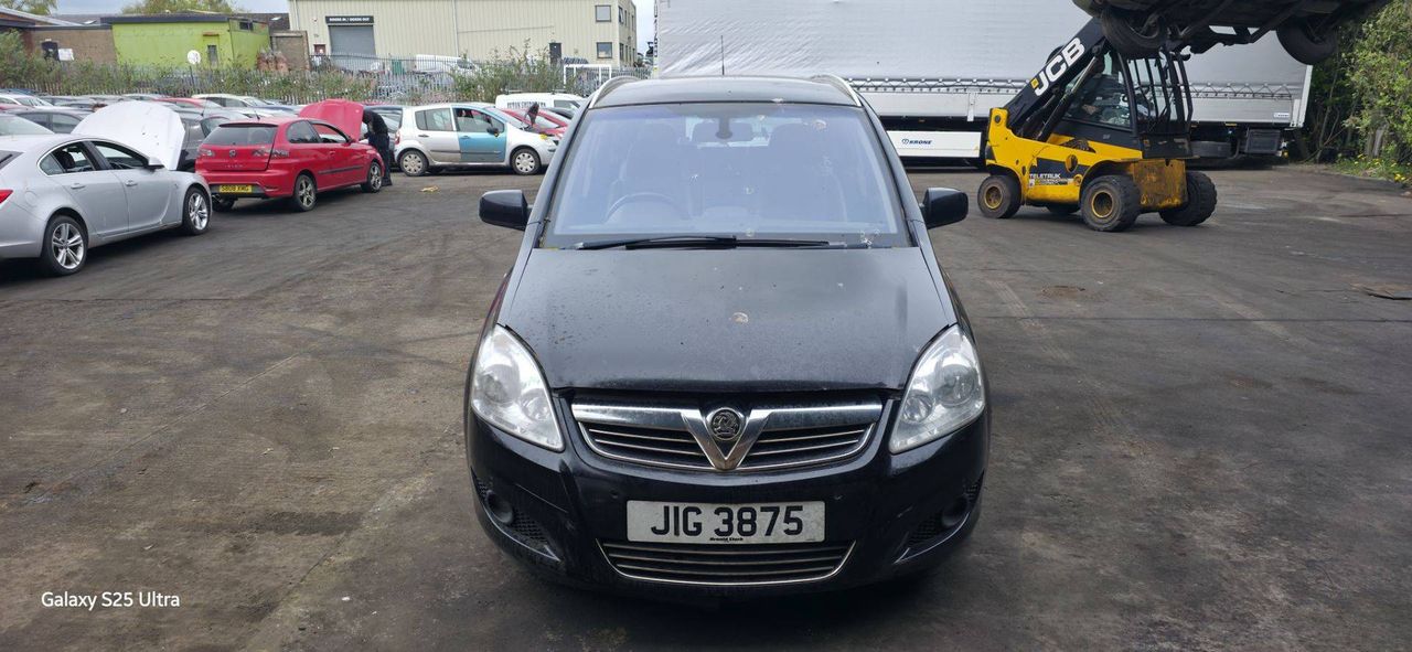 Opel Zafira 2 (B) рест. 2011 - фото №1