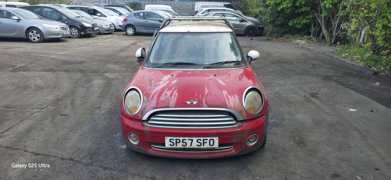 Mini Cooper 2 R56 2007 - фото №1