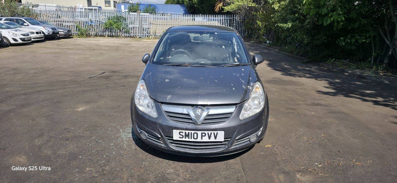 Opel Corsa D 2010 - фото №1