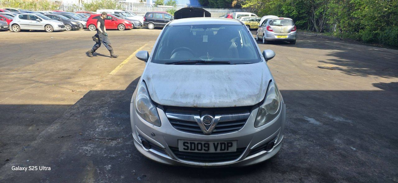 Opel Corsa D 2008 - фото №1