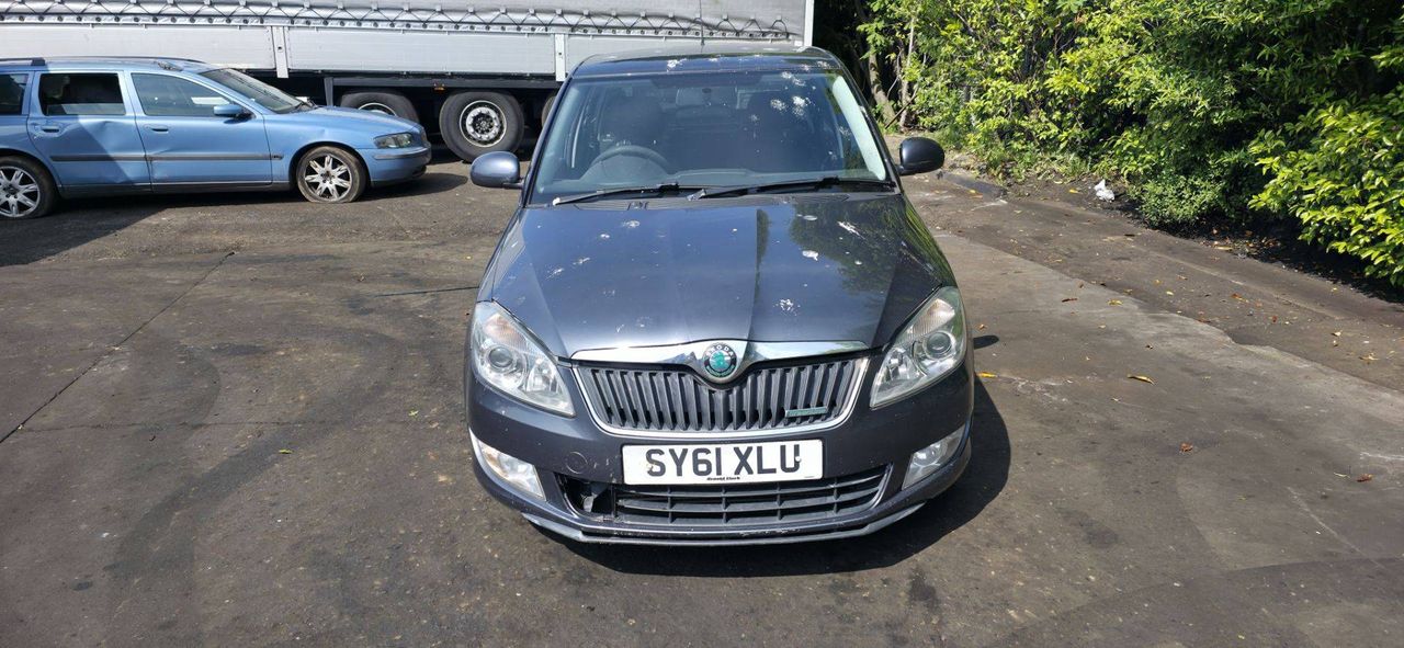 Skoda Fabia 2 рест. 5J 2011 - фото №1