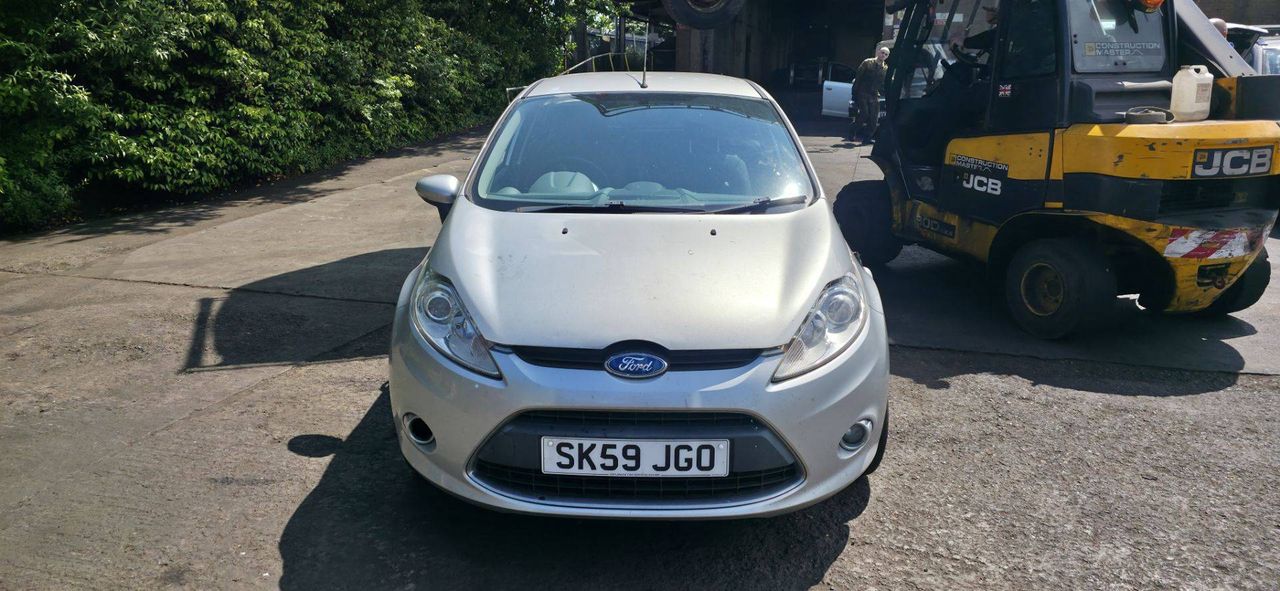 Ford Fiesta 6 2009 - фото №1
