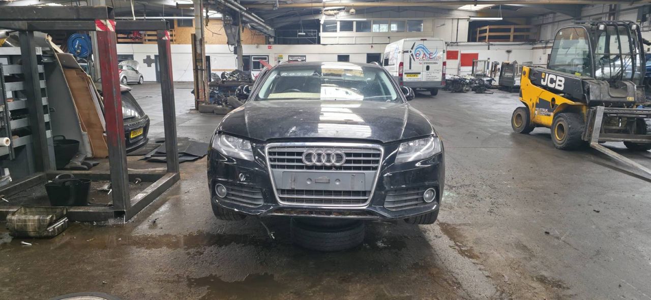 Audi A4 B8/8K 2009 - фото №1