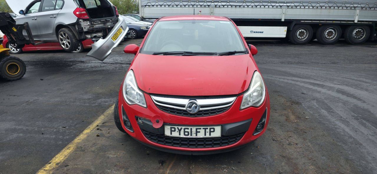 Opel Corsa D рест. 2011 - фото №1