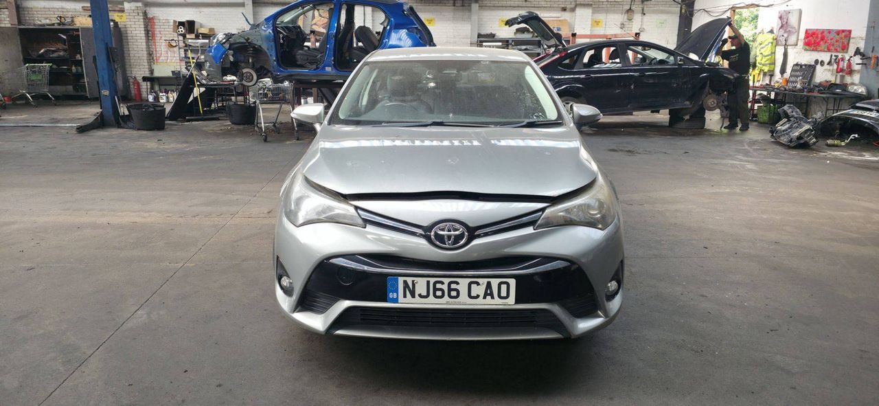 Toyota Avensis 3 (T270) 2-й рест. 2016 - фото №1